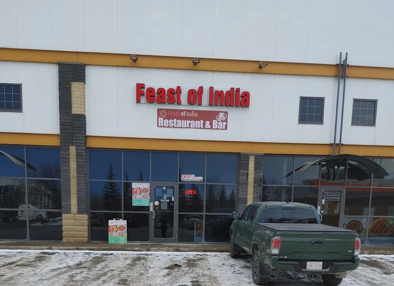 Feast of India signature dishes — authentic North Indian curry and tandoor in SE Calgary